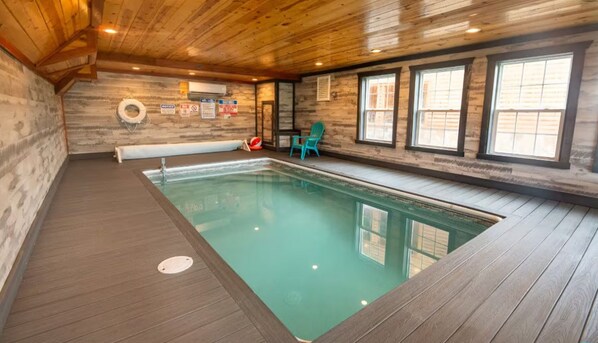 Pool - The ONLY TenISee: Indoor Pool, Views, Theater Room, & Free Attraction Tickets (Sevierville)