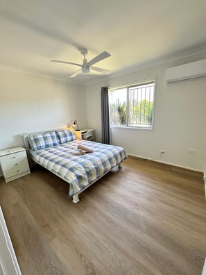 3 bedrooms, WiFi, bed sheets