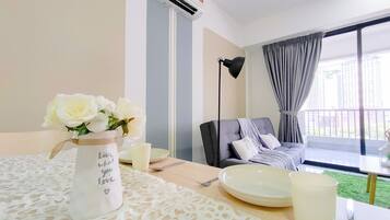 Apartment, 3 Bedrooms | 3 bedrooms, iron/ironing board, free WiFi