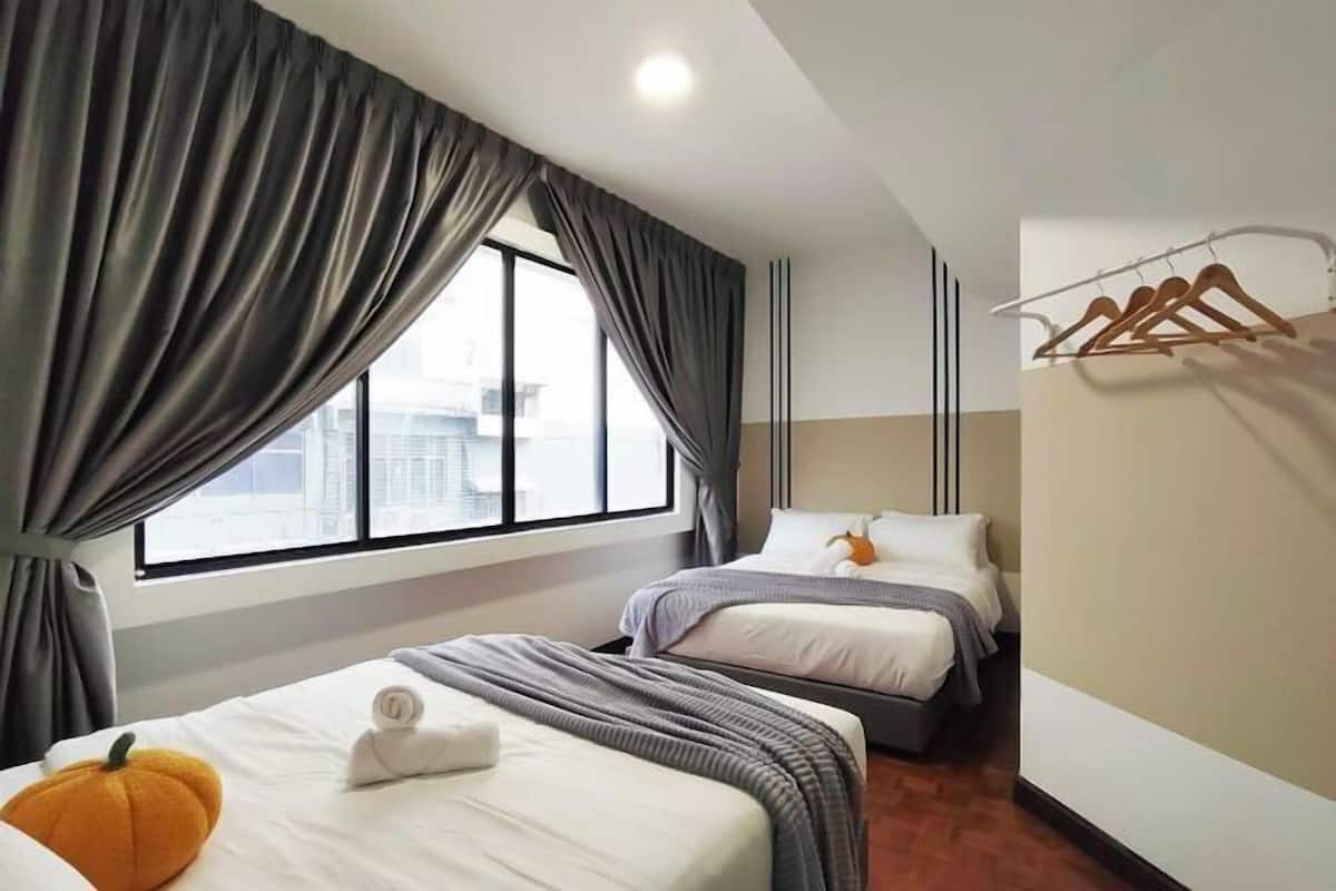 3 bedrooms, iron/ironing board, free WiFi