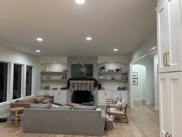 Smart TV, fireplace, video games