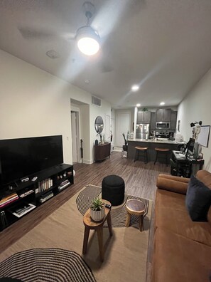 Living area - The perfect location...Charming 1-bedroom apartment in west Dallas (Dallas)