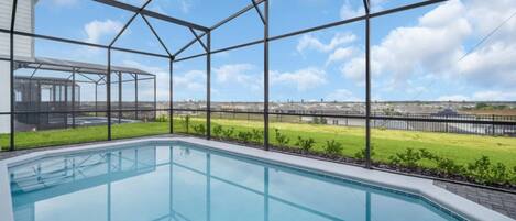 UppvÀrmd pool