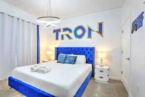 4 bedrooms, iron/ironing board, Internet, bed sheets - Orlando Villa 6227: The Secret to Your Dream Resort Holiday (Florida)