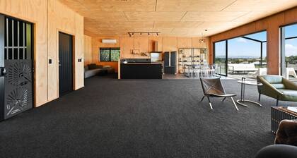 Luxury Hilltop Retreat