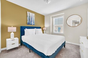 5 bedrooms, iron/ironing board, internet, bed sheets