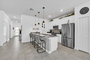 Fridge, microwave, oven, stovetop - Luxury Villa at Storey Lake Resort, Near Disney – Orlando Villa 6253 (Orlando)