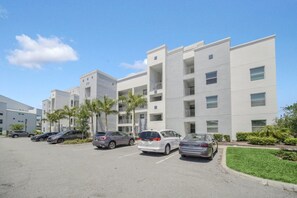 Exterior - Ultimate Family Retreat in Storey Lake, Orlando Condo 6259 (Orlando)