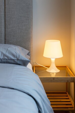 3 chambres, bureau, fer et planche à repasser, accès au Wi-Fi (inclus)