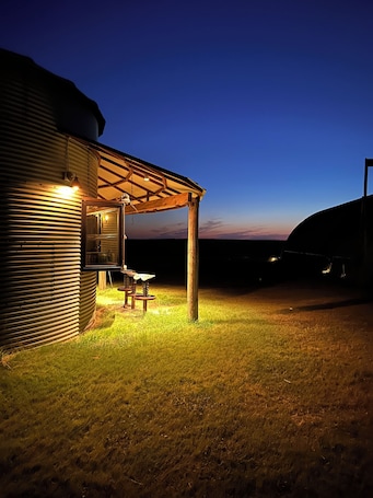 施設の敷地. UNIQUE Grainbin Ranch Stay