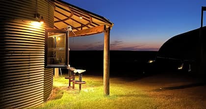 UNIQUE Grainbin Ranch Stay
