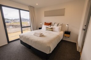 5 quartos, Wi-Fi de cortesia, roupa de cama