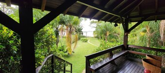 Stunning house on the edge of the lake.