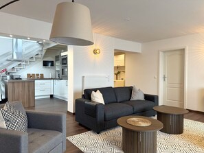 TV, fireplace - Sea view apartment with fireplace (Sassnitz)