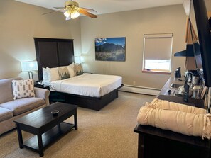 2 chambres, fer et planche à repasser, Wi-Fi gratuit, draps fournis