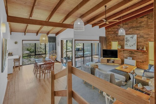 Swell Seeker’s Rest - Sleeps 6 - Deck & Firepit