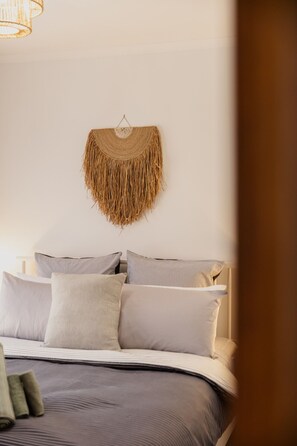 3 Schlafzimmer, Schreibtisch, Bügeleisen/Bügelbrett, kostenloses WLAN