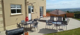 4Bedroom House-Letterkenny-PrivateGarden-Sleeps 7