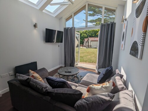 Cozy Two Bedroom Chalet in Sidmouth