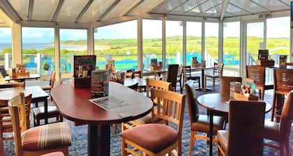 Chalet-Sleeps 6-Free ferry 7 days bookings Jul/Aug