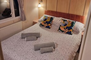 3 bedrooms, WiFi, bed sheets