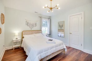 3 chambres, fer et planche à repasser, Wi-Fi, literie fournie