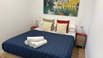 1 bedroom, iron/ironing board, WiFi (free), bed sheets