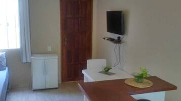 1 bedroom, iron/ironing board, free WiFi