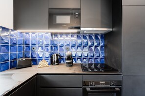 Refrigerador, microondas, horno y lavavajillas 