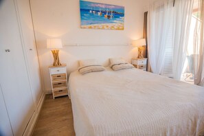 3 bedrooms, free WiFi - Sainte Maxime - Nice apartment with 3 rooms - exceptional sea view (STE MAXIME)