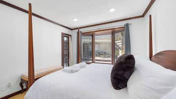 3 slaapkamers, een bureau, wifi, beddengoed