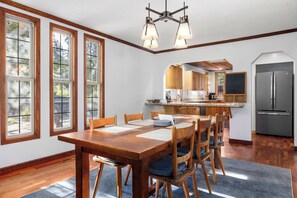 Dining - Charming 3 Bedroom Home (Santa Cruz)