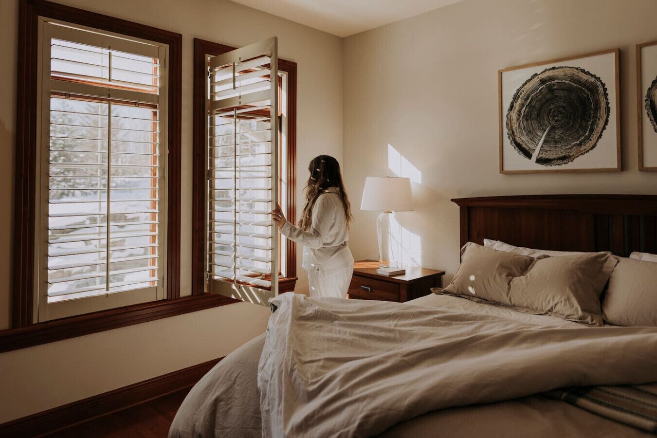 6 habitaciones, escritorio y tabla de planchar con plancha 