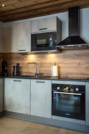 Fridge, oven, dishwasher, toaster