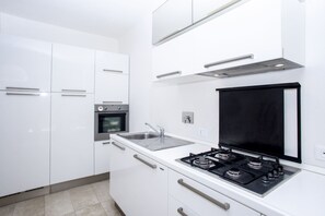 Kühlschrank, Ofen, Geschirrspüler