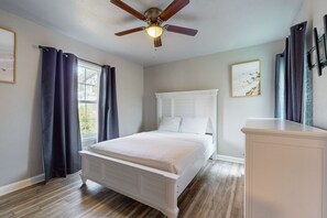 3 habitaciones, cuna de viaje, acceso a internet y ropa de cama