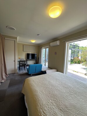 1 chambre, fer et planche à repasser, Wi-Fi gratuit, draps fournis