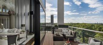 Skyline Luxe Panoramic Suites & towers Toronto