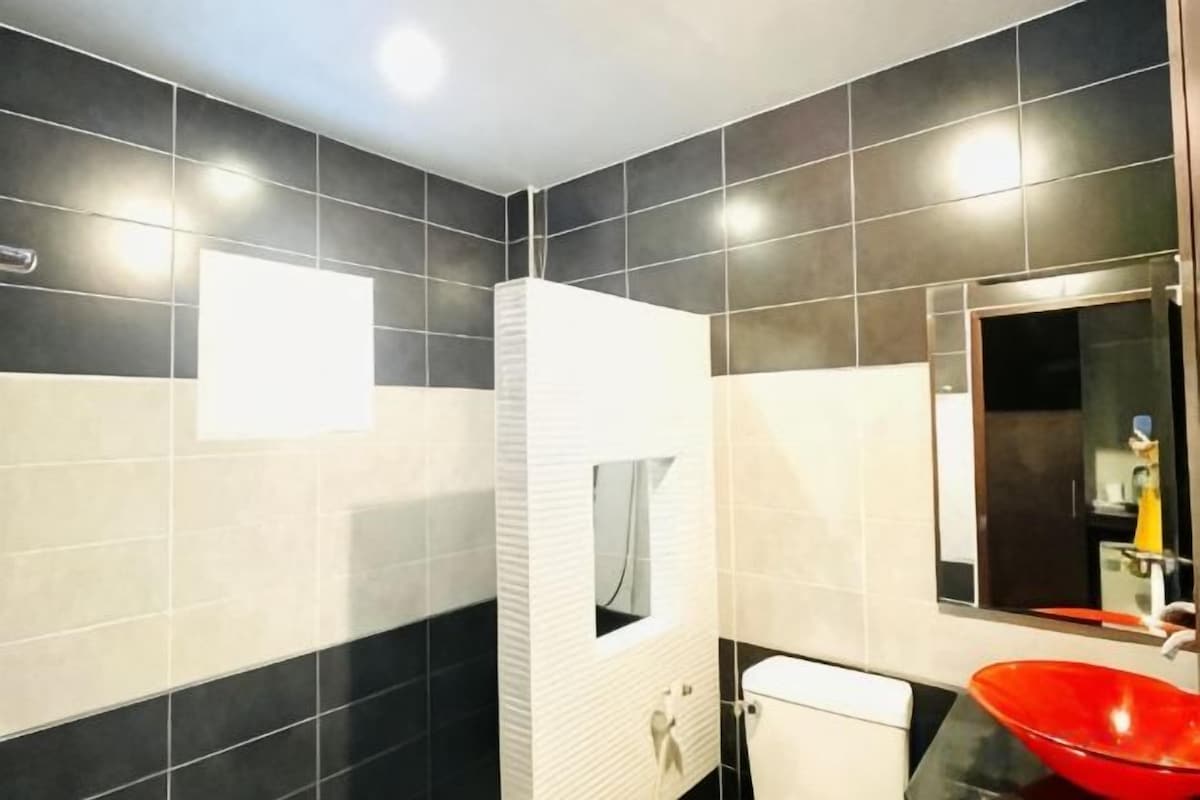 Shower, towels, soap, shampoo