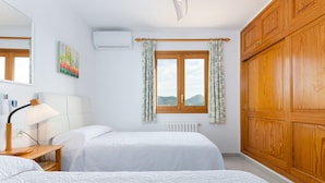 Villa | 5 bedrooms, iron/ironing board