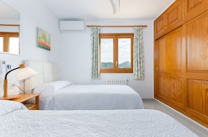 Villa | 5 bedrooms, iron/ironing board
