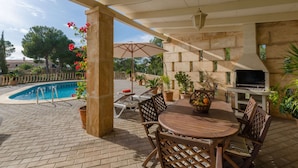 Villa | Outdoor dining
