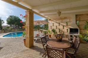 Villa | Outdoor dining