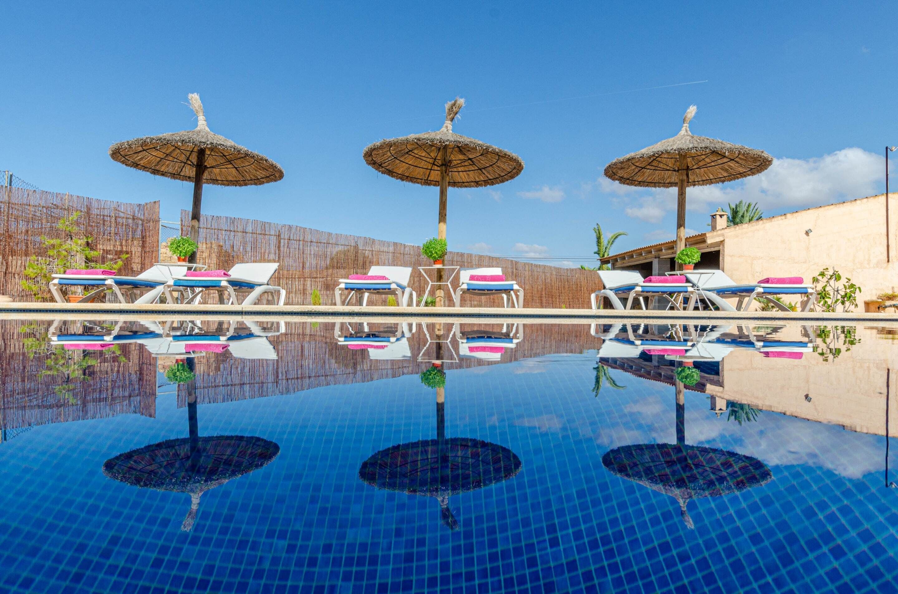 Vila | Kolam renang | Kolam renang indoor dan kolam renang outdoor