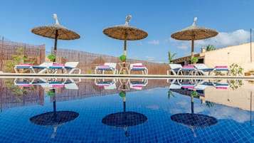 Vila | Kolam renang | Kolam renang indoor dan kolam renang outdoor