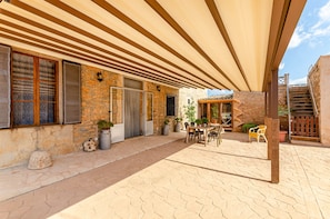 Outdoor dining - Yourhouse Villa Sa Punta de Ses Salines (Ses Salines)
