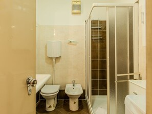 Hair dryer, towels - Claudia by Interhome (Malcesine)