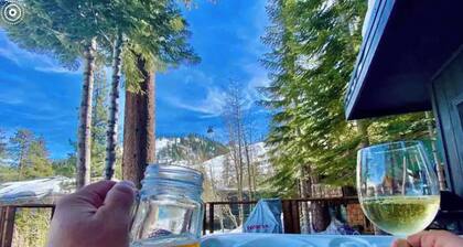 ★★Ski In-Out! Mid-Mountain PALISADES home! Hot tub! Views! Walk to village! ★★