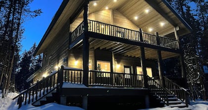 Newly built cabin with hot tub