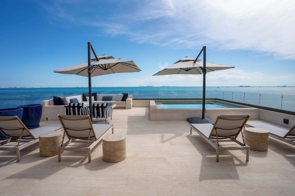Terrace/patio - Luxury Penthouse | 9BR | Private Rooftop w/ Pool (Isla Mujeres)